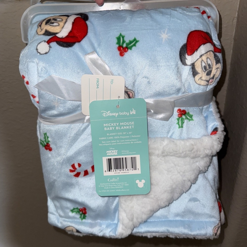 Disney Mickey Mouse Christmas‎ Baby Blanket (30 X 40 Inches) Brand New.